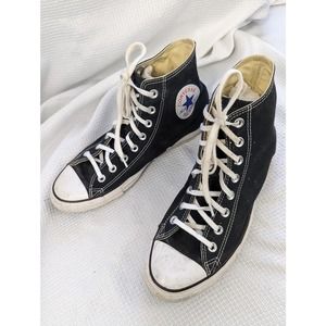 VINTAGE CONVERSE ALL STAR! BLACK, WHITE CANVAS CLASSIC SNEAKERS, mens 9 wom 10